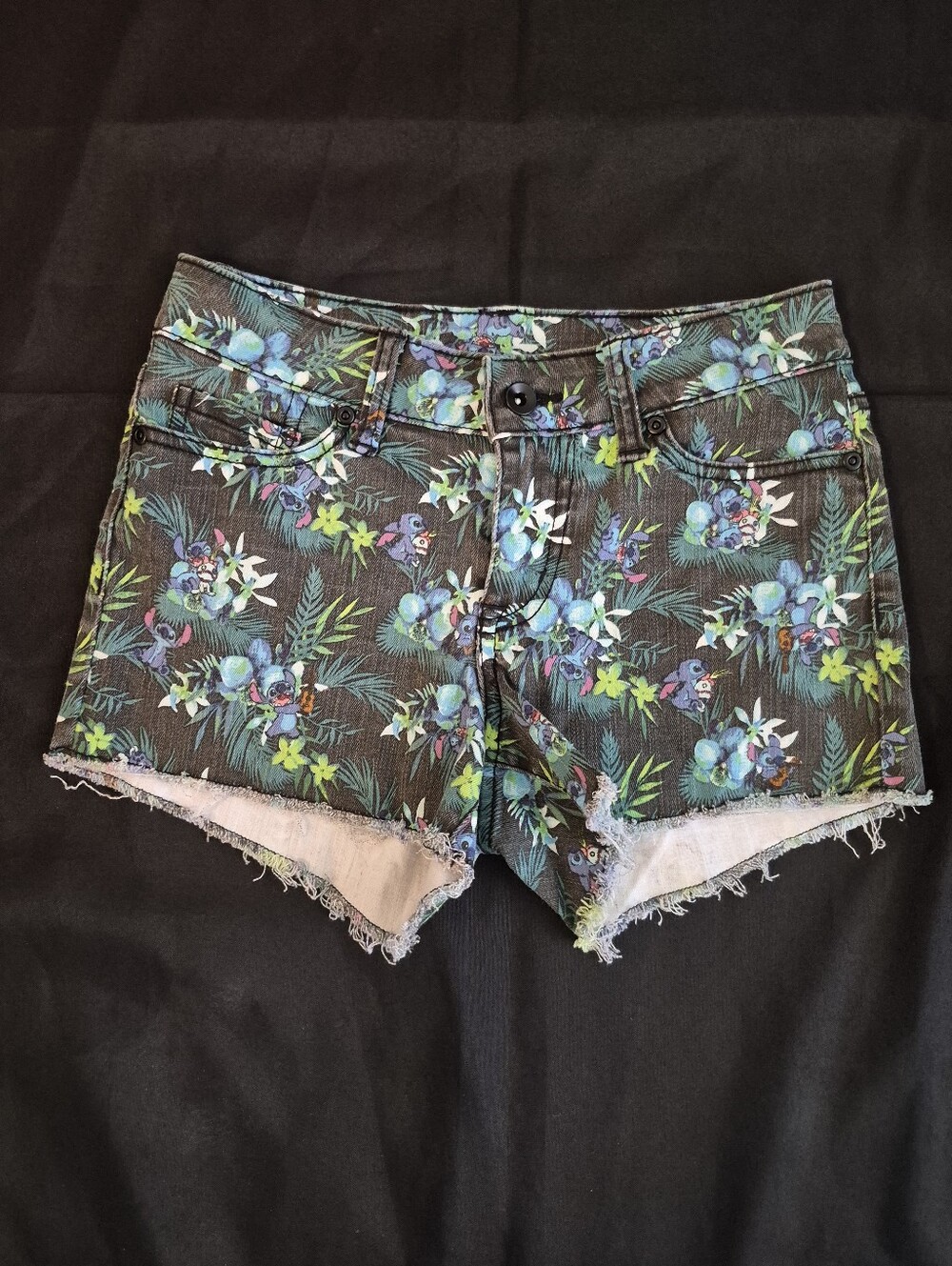 3) Disney Floral Lilo & Stitch Alien Hawaii 5 Pocket Jean Shor